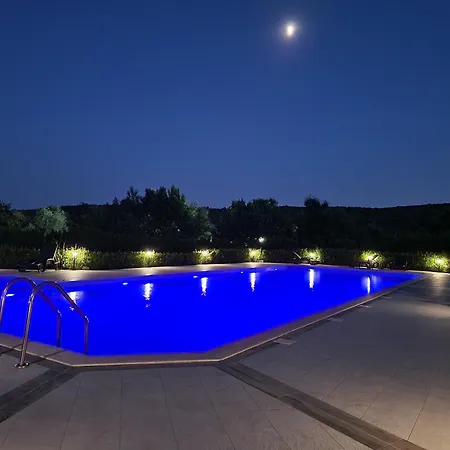 Sunny In Shartrez Шкорпиловци