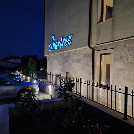 Sunny In Shartrez Шкорпиловци