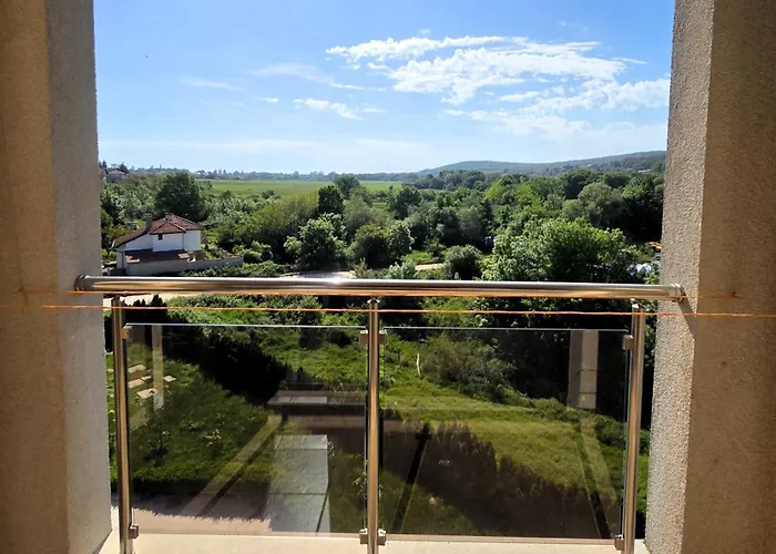 Sunny In Shartrez Шкорпиловци