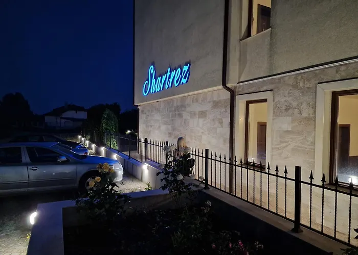 Sunny In Shartrez Škorpilovci